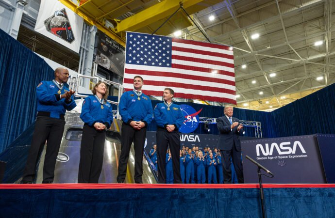 NASA’s Artemis II Crew Receives Congressional Space Medal of Honor – NASA