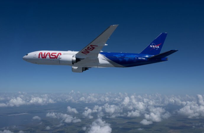 NASA’s B777 Gets New Coat of Paint – NASA