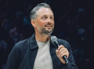 Nate Bargatze Sets Guinness World Record for Most Tickets Sold for a Stand-Up Comedy Tour (EXCLUSIVE)