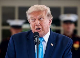 Nearly a dozen firms are already paying up to $100,000 per month for early access Trump’s Truth Social posts | Fortune