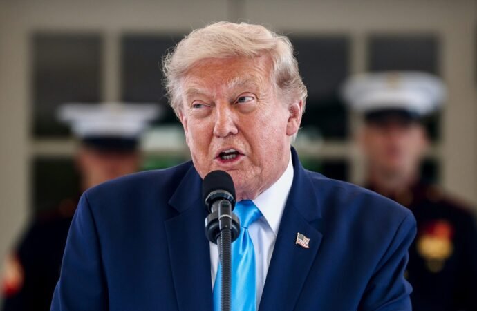 Nearly a dozen firms are already paying up to $100,000 per month for early access Trump’s Truth Social posts | Fortune