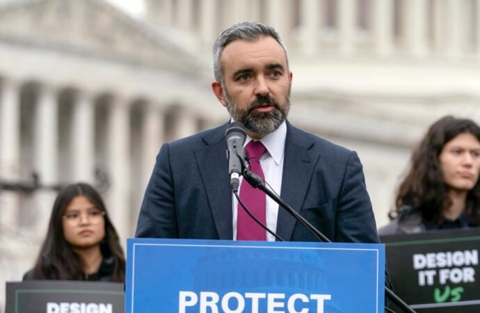 New Mexico judge orders new child safeguards for Meta