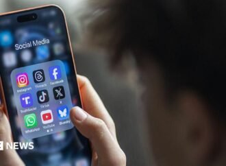 New Zealand moves to ban children under 16 from social media
