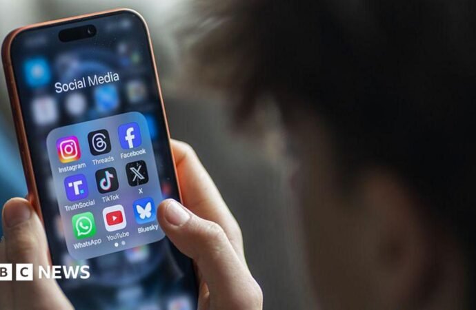New Zealand moves to ban children under 16 from social media