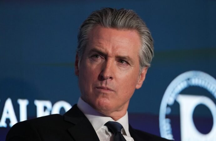 Newsom pitches faster wildfire payouts, but you’d lose your right to sue | Fortune