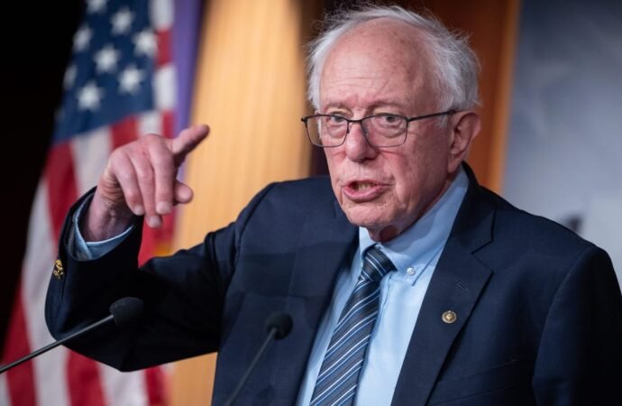 Older student-loan borrowers are at risk of losing a chunk of their Social Security. There’s a new bill to prevent that.