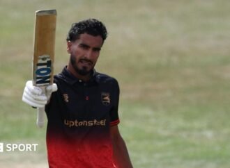 One-Day Cup: Leicestershire beat Notts Outlaws to reach final