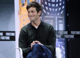 Owning the Lakers would provide billionaire investor Joshua Kushner with an iconic sports franchise — and a ‘powerful tax shield’ | Fortune