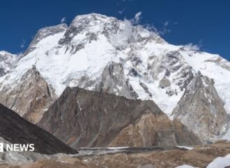 Pakistan avalanche: Race to rescue remaining climbers enters second day
