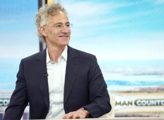 Palantir crushes earnings as U.S. AI demand sends revenue soaring 93% and prompts another guidance hike | Fortune
