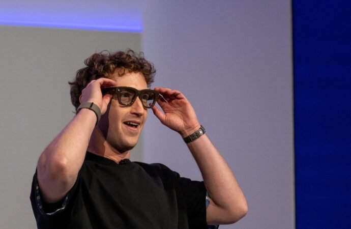 People are going to extreme lengths to stop themselves from being filmed through Meta’s ‘pervert glasses’ | Fortune