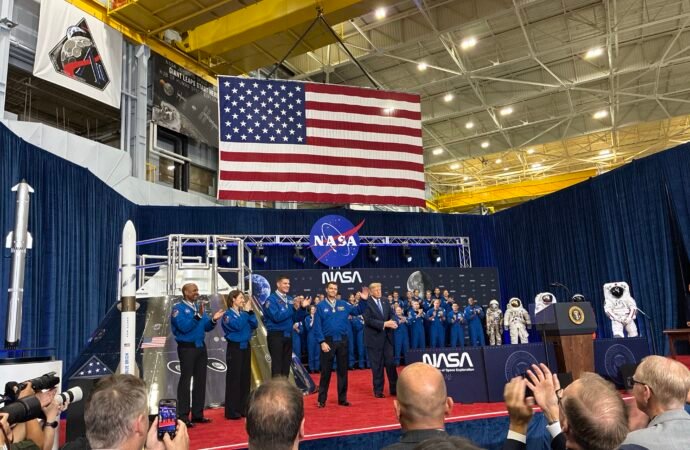 President Honors NASA’s Artemis II Crew with Highest US Space Award – NASA