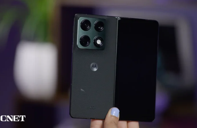 Privacy-Focused GrapheneOS Is Coming to Motorola Phones in 2027 – CNET