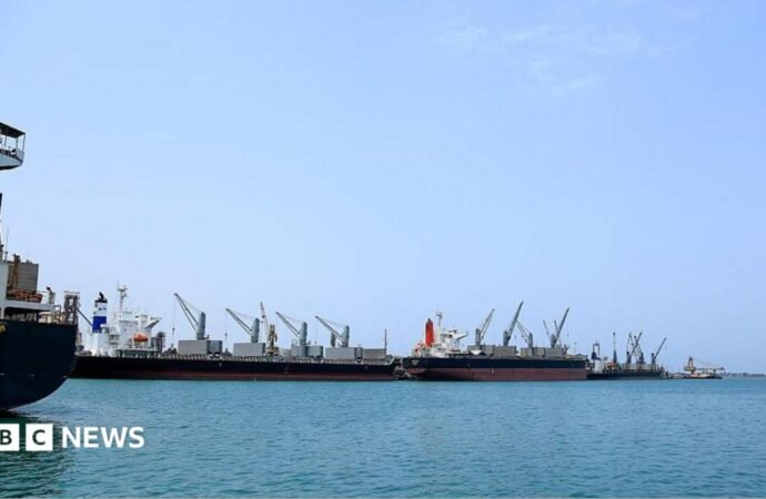 Projectile sinks Indian-flagged ship off Yemen coast