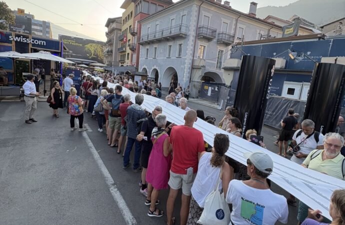 Protest at the Locarno Film Festival Remembers 60,000 Names of the Dead of Gaza 