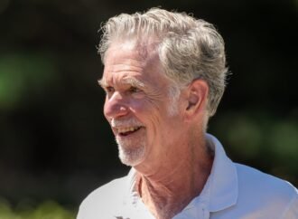 Reed Hastings says he learned why companies aren’t families after laying off one-third of Netflix: ‘You would never lay off two of your kids’ | Fortune