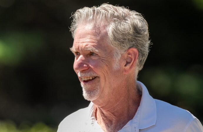 Reed Hastings says he learned why companies aren’t families after laying off one-third of Netflix: ‘You would never lay off two of your kids’ | Fortune