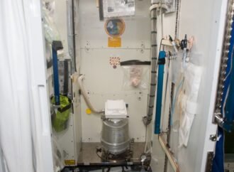 Researchers Seem to Have Figured Out Why It’s Harder to Poop in Space – CNET