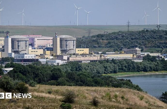 Romania shuts only nuclear plant as heat causes drop in Danube River level