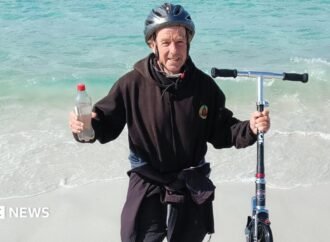 Saltash man completes 2,800 mile scoot across Australia