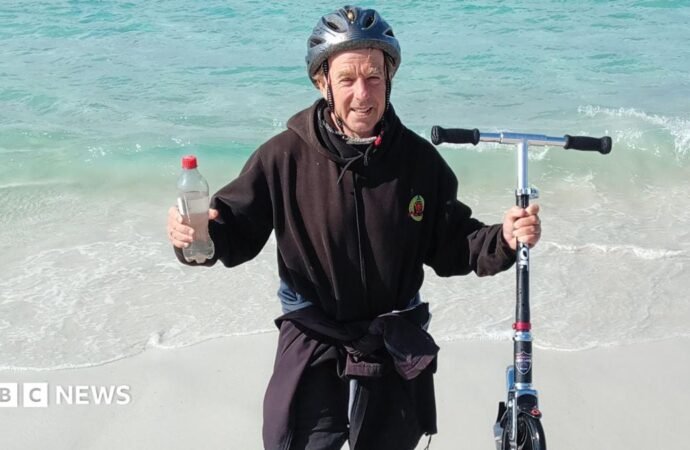 Saltash man completes 2,800 mile scoot across Australia