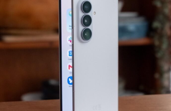 Samsung’s Z Fold 8 Ultra is more of the same, but better than ever