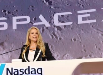 SpaceX says Starlink could capture AT&T, Verizon, and T-Mobile customers