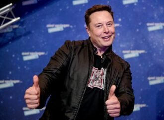 SpaceX stock could falter again as early investors cash out to buy boats, houses, and planes, a research analyst says