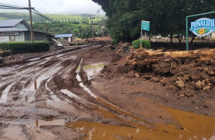 Still recovering from Hurricane Lala, Hawaii prepares for a possible weekend cyclone