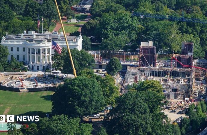 Supreme Court temporarily unfreezes Trump ballroom construction