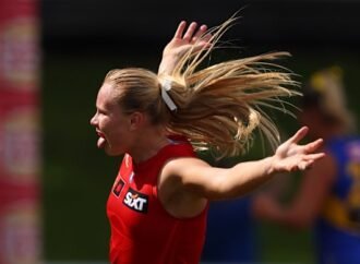 Swans’ AFLW team ride record support for win