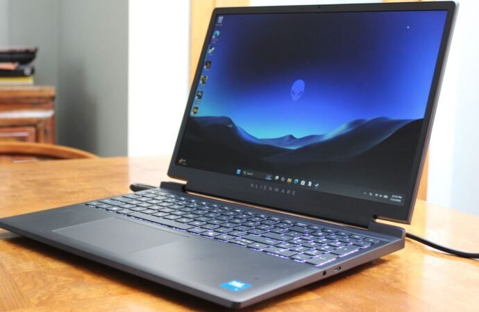 The Alienware 15 Gaming Laptop Is Good Enough for Price and Performance