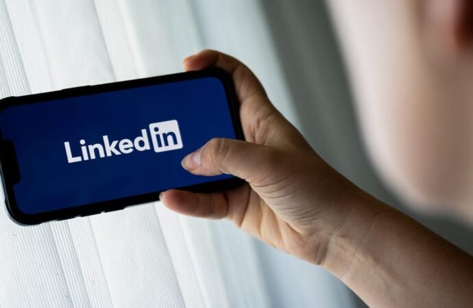 The fine line between getting noticed and getting embarrassed on LinkedIn