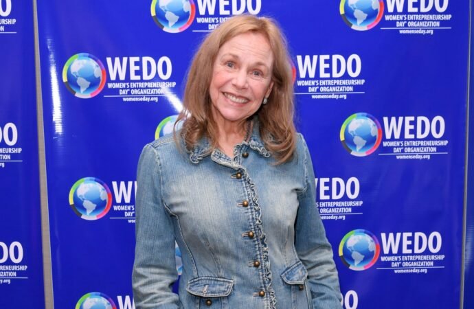 The heiress of $10 billion Perdue farms and the $12 billion Sheraton hotel empire wore hand-me-downs, still rides the subway, and flies economy | Fortune