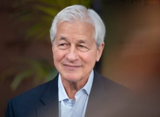The ‘Jamie premium’ nears $1 trillion as JP Morgan flirts with historic market valuation | Fortune