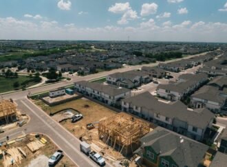 They bought homes at the peak of Austin’s housing boom. Now they’re taking devastating losses.