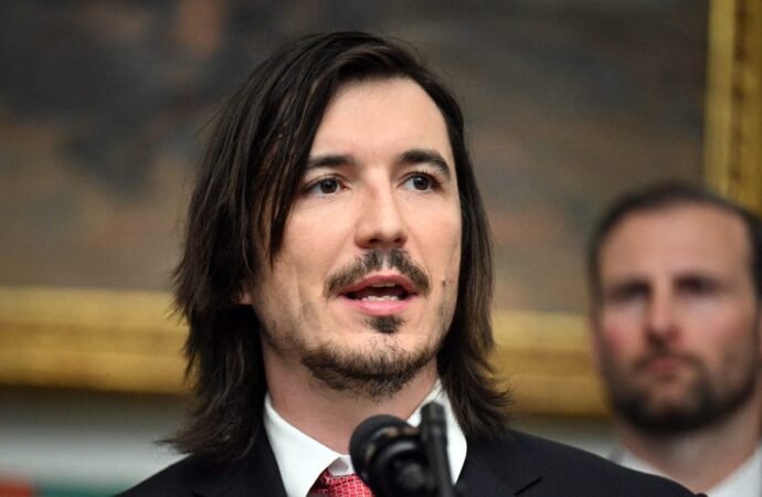 Trump Accounts will offer primarily S&P 500 ETFs to keep investing simple, Robinhood CEO says