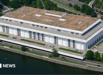 Trump officials threaten Kennedy Center demolition if court blocks renovations