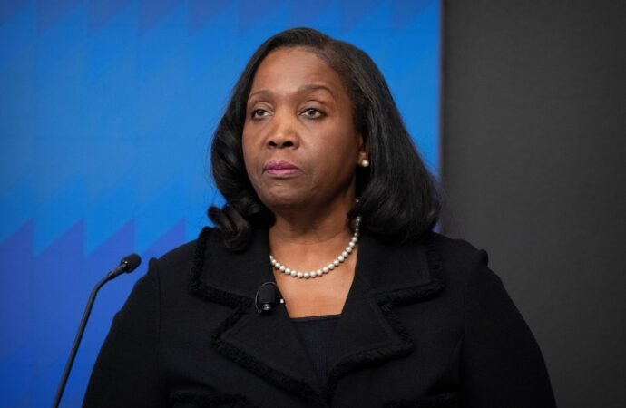 Trump tries again to fire Fed governor Lisa Cook after narrow Supreme Court decision, renewing battle over central bank independence | Fortune