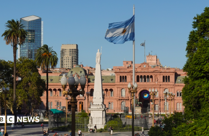 UK diplomats no longer get hardship bonus for being posted to Buenos Aires