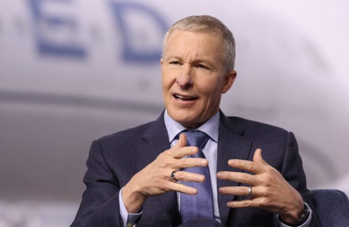 United CEO Scott Kirby tells Gen Z interns to ditch excuses—it’s a mantra he learned in Air Force training: ‘Figure out how to overcome it’ | Fortune