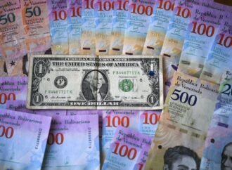 Venezuela abandoning the bolivar and adopting the U.S. dollar would be the biggest currency switch since the advent of the euro, Hanke says | Fortune