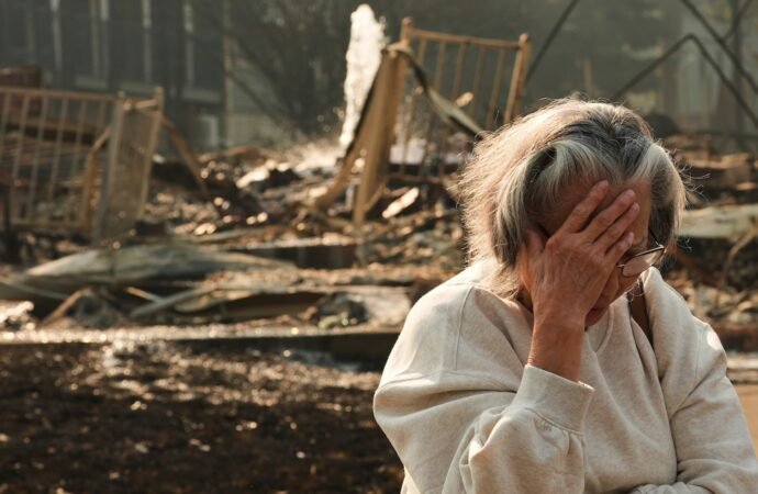 Washington state fires destroy hundreds of buildings and force Spokane-area residents to evacuate