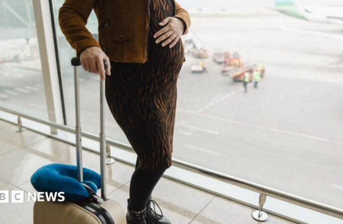 What is birthright citizenship and how common is birth tourism in the US?