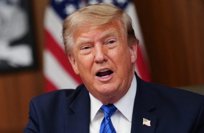 What smart people are saying about Trump Media charging for early access to the president’s Truth Social posts