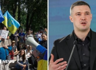 Why is Ukraine’s ex-defence minister calling for elections?