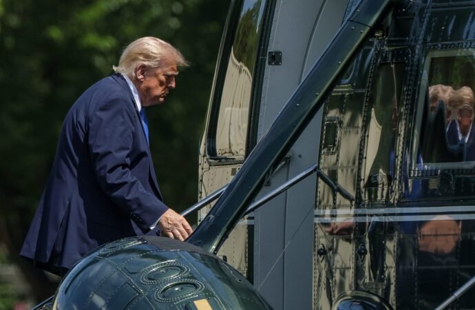 With broad bipartisan support, Congress is about to give Trump ‘unchecked authority’ to impose new tariffs of up to 100% on top trading partners | Fortune