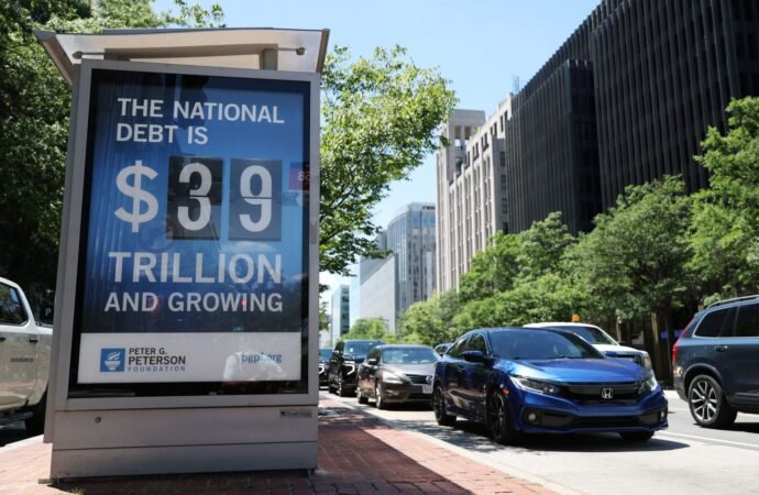 With the national debt nearing $40 trillion, Bank of America has a warning for bond investors | Fortune