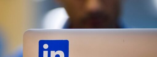 Workers are rewriting their LinkedIn histories to add AI skills. Here’s what they’re dropping.
