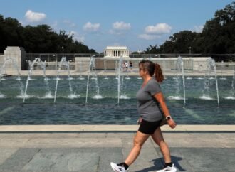World War II Memorial in DC vandalized with bubbles, graffiti